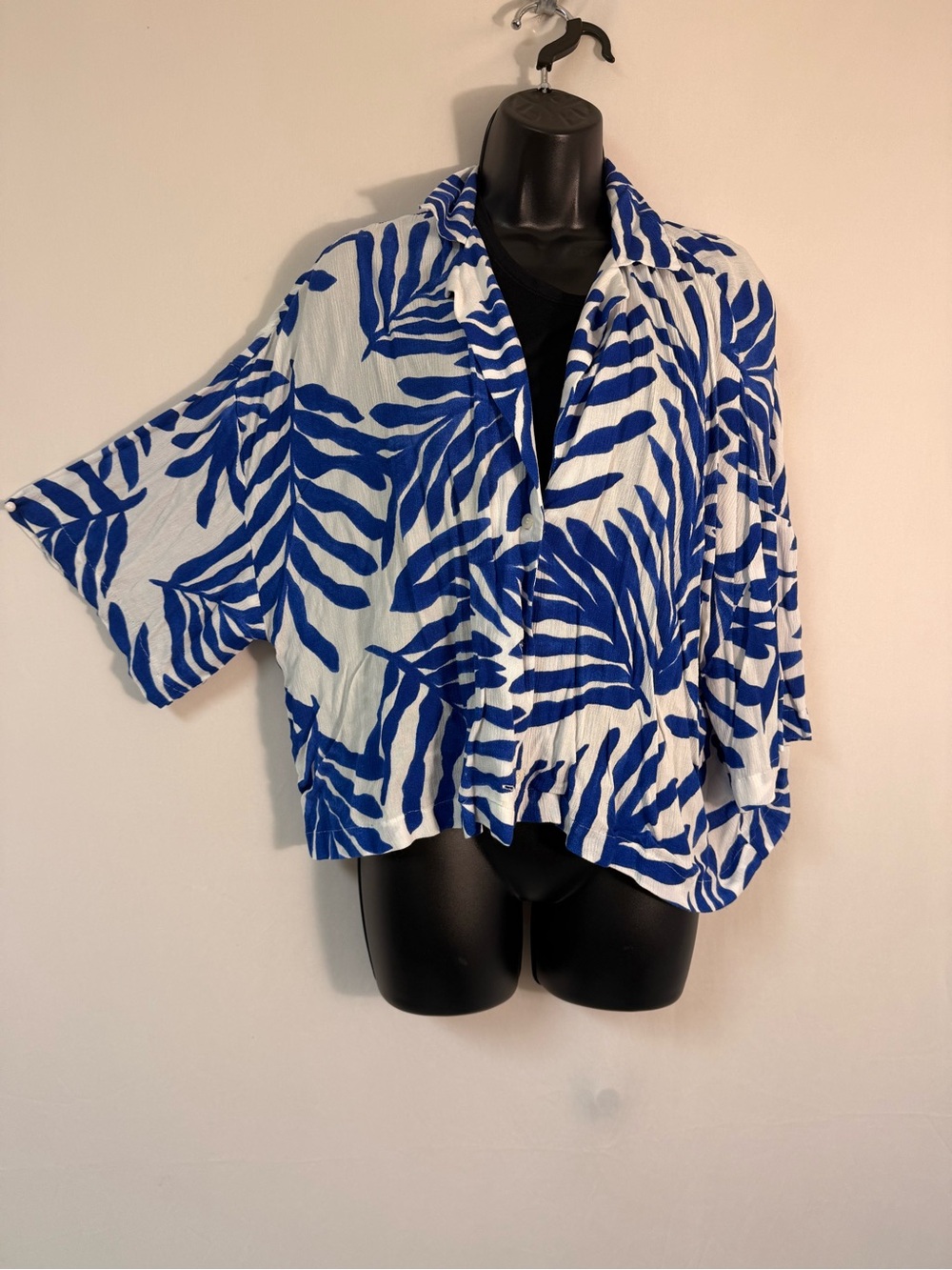 H&M White and Blue Tropical Leaf Button-Front Blouse